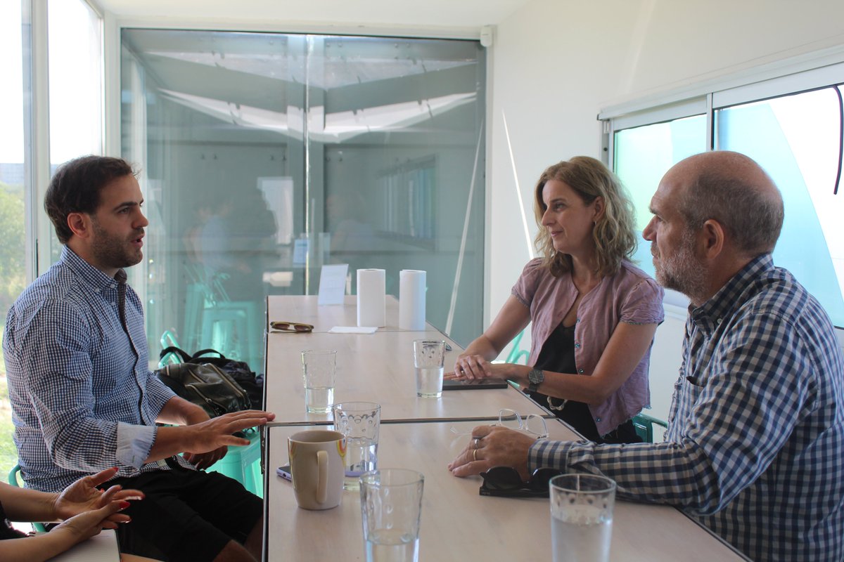 CienciaSantaFe's tweet photo. 🚀 ¡El equipo de Apolo Biotech sigue apostando al crecimiento! 

Nos reunimos para repasar los planes de desarrollo de esta empresa santafesina, que aporta soluciones a cultivos intensivos y extensivos mediante tecnología disruptiva 🌱🧬. https://t.co/HsFTOQcRDo