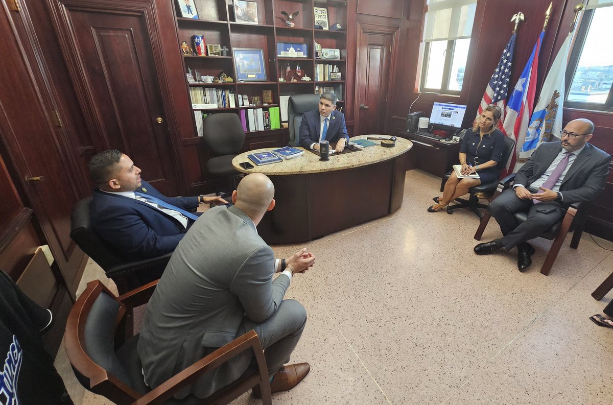 Eddie Charbonier (@eddiecharbonier) on Twitter photo Reunido con el compañero representante <a href="/CheitoSJ3/">JoseCheitoHernandez</a> y Ángel Morales, director ejecutivo de la <a href="/FEDALCALDES/">FEDERACIÓN ALCALDES</a>, donde dialogamos sobre varios proyectos relacionados a asuntos fiscales y desarrollo económico para el beneficio de nuestra gente. Reunido con el compañero representante <a href="/CheitoSJ3/">JoseCheitoHernandez</a> y Ángel Morales, director ejecutivo de la <a href="/FEDALCALDES/">FEDERACIÓN ALCALDES</a>, donde dialogamos sobre varios proyectos relacionados a asuntos fiscales y desarrollo económico para el beneficio de nuestra gente.