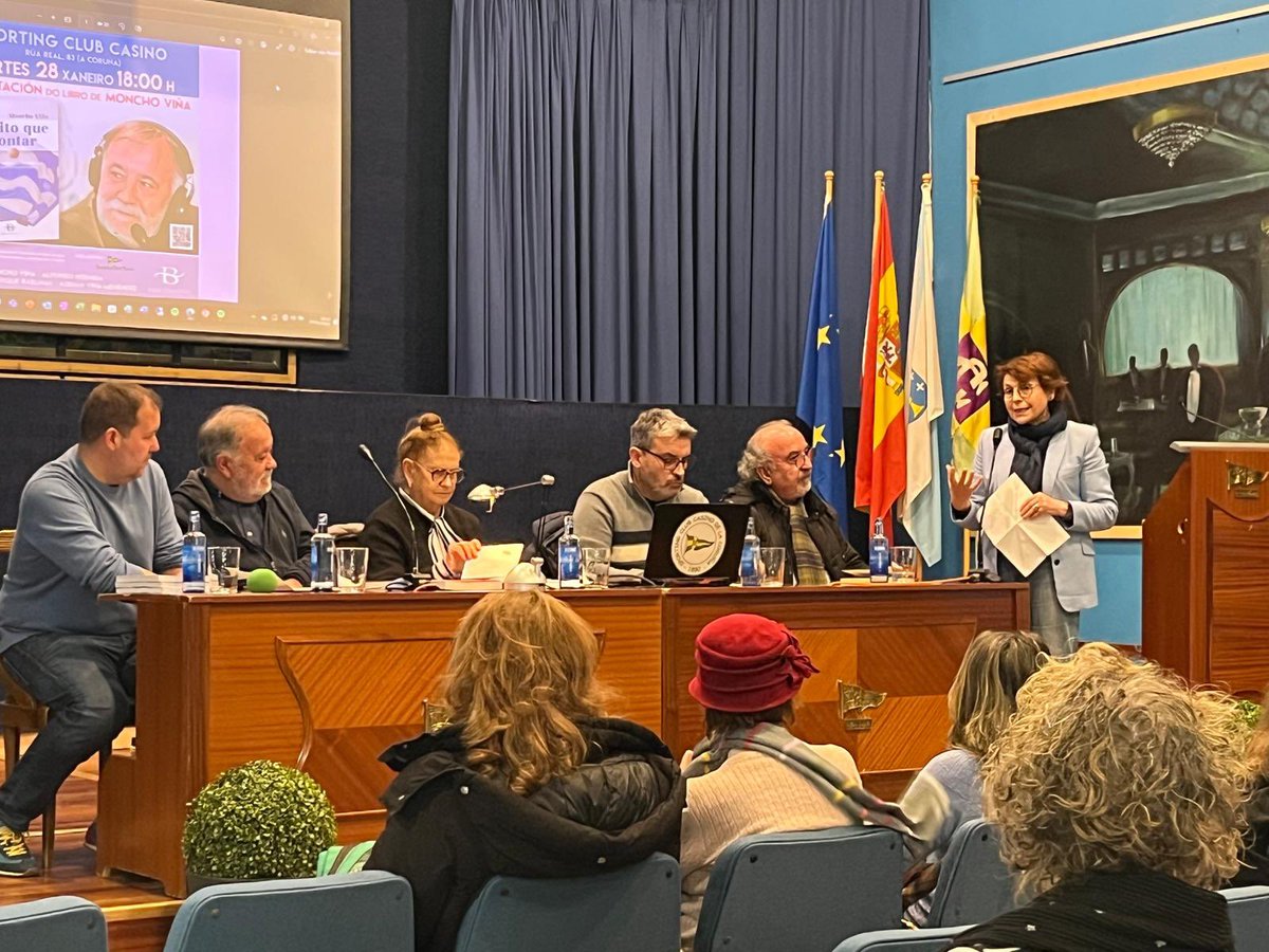 MoitoQueContar's tweet image. Emotiva presentación de Moito que contar no Casino da Coruña nun acto organizado pola Asociación de Amas de Casa. Un día para celebrar e agradecer os bos datos de vendas nos primeiros seis meses de Moito que contar nas librarías.
Grazas pola acollida!