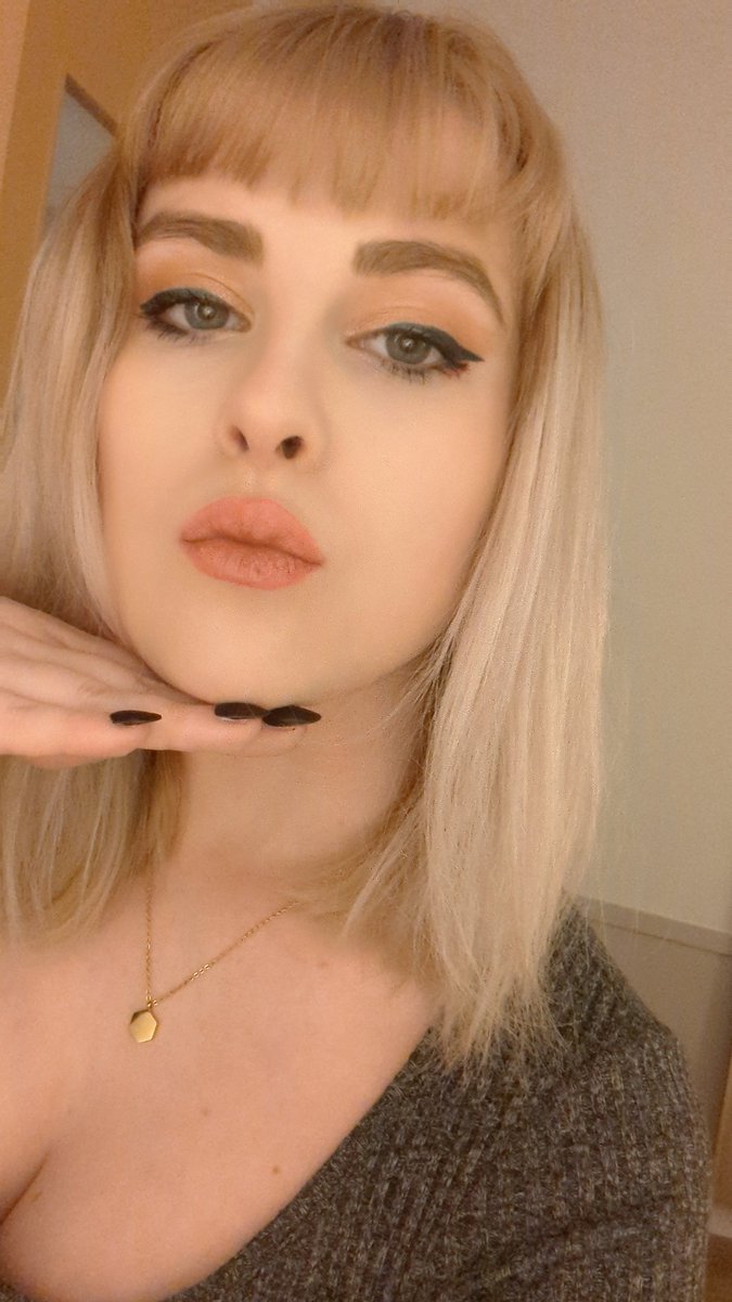 KAO_svmd's tweet image. Resto dodo boulot 🫂🧙🏼‍♀️ demain première journée du #FIBD2025 au Studio @SNCFVoyageurs 🥂 

Gros et beau programme, très hâte d&apos;animer 👌🏼 #sponso