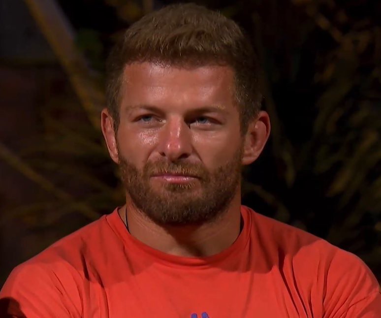 Köpekler istedi diye atlar ölmez. 

Seninleyiz baba o kupayı yine birlikte kaldıracağız 🏆

#Survivor2025