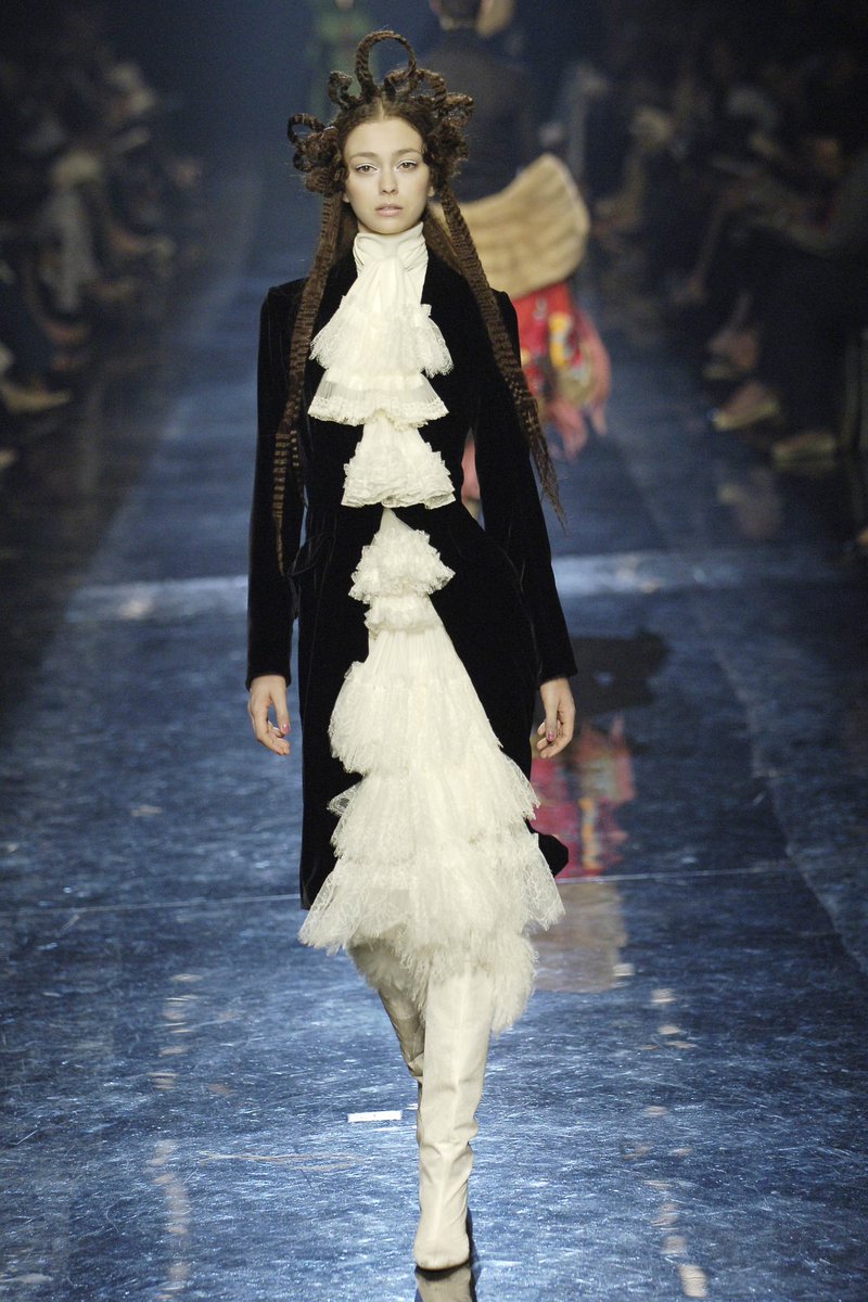 pinkmochhi's tweet photo. I’ve always wanted to see this look worn by someone, finally!! Gottmik in Gaultier fall 2005 couture at today’s show https://t.co/hIq5L4Y5aZ