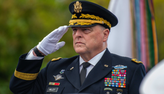 LincolnSquareHQ's tweet photo. Like and retweet this post to thank General Mark Milley for his service, bravery, integrity and leadership to the men and women of the Armed Forces. 
History will be good to men of integrity and patriotism like General Milley. To Hegseth &amp; Trump, not so much. https://t.co/T8iC1GQ53T