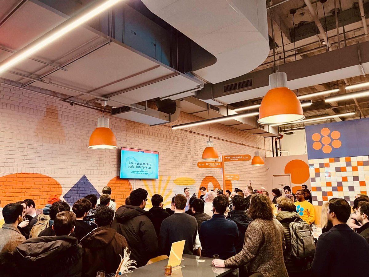 Megan Reynolds 👩💻 tweet media