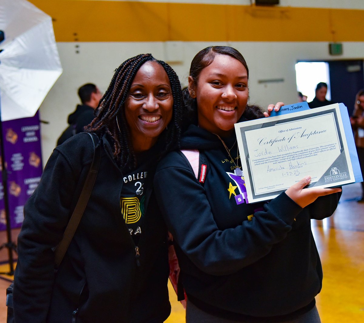 LynwoodSchools's tweet photo. Our Lynwood, Firebaugh and Vista High School students had an unforgettable experience at the #HBCU Caravan, earning $2.5M+ in scholarships and receiving on-the-spot acceptances to HBCUs nationwide! 🎉✨ A huge thank you to @ncrfoundation for empowering our students, giving them opportunities and showing them a future full of possibilities!