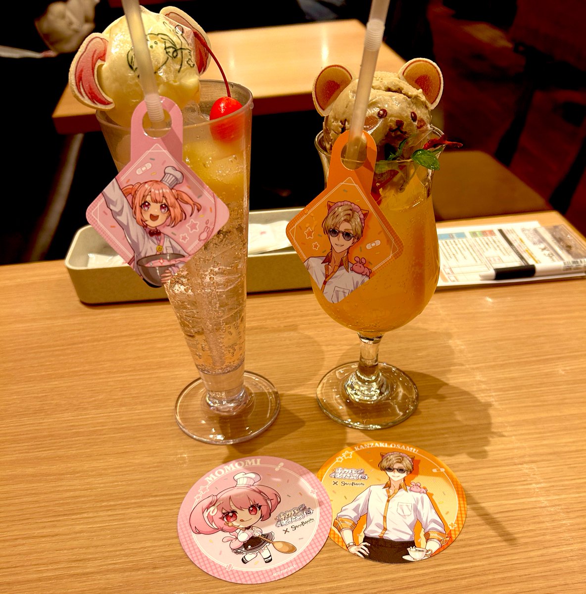 MondBrucke's tweet photo. 先日びーちゃんと粉の密売人(いとこ)とストグラコラボカフェ行ってきた🙌いつも通り推しを愛でるびーちゃん…😘
広場うた子がストグラ始めたらしく、話聞いたら相変わらず人間性能が低すぎて愛やら哀やら…
さておき1年分の甘いもの食べてきた！今年はもうしょっぱいものしか食べない！ https://t.co/anlBXiQhkk
