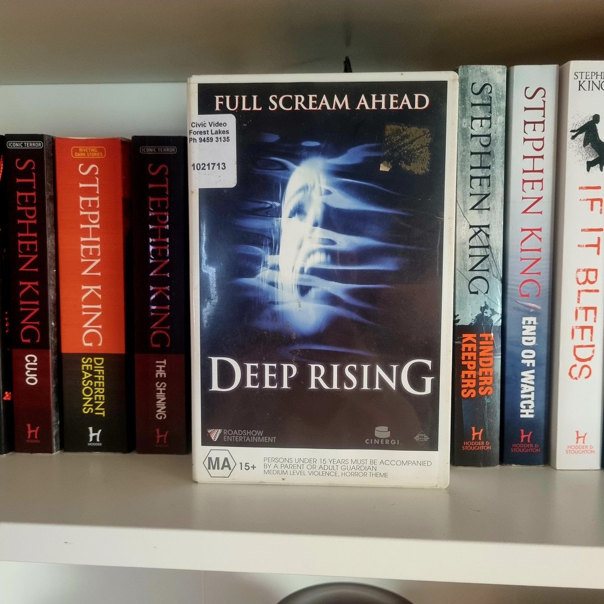 27 years ago Deep Rising hit the cinemas. It didn't do great, with most critics claiming it was an Alien knock off. But it has since become quite the cult classic.