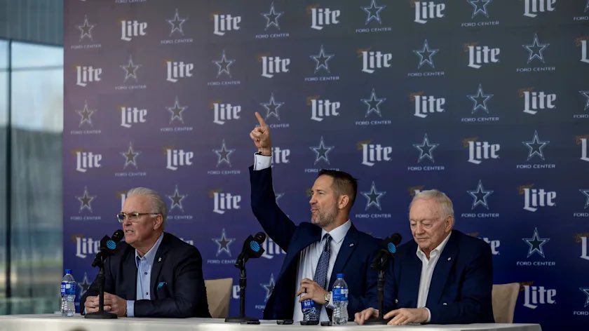 tommy_yarrish's tweet image. Breaking: The #DallasCowboys have hired three more assistants to Brian Schottenheimer’s staff.

Dave Borgonzi - Linebackers coach
Aaron Whitecotton - Defensive line coach
Andre Curtis - Defensive passing game coordinator 

More here: dallascowboys.com/news/cowboys-h…