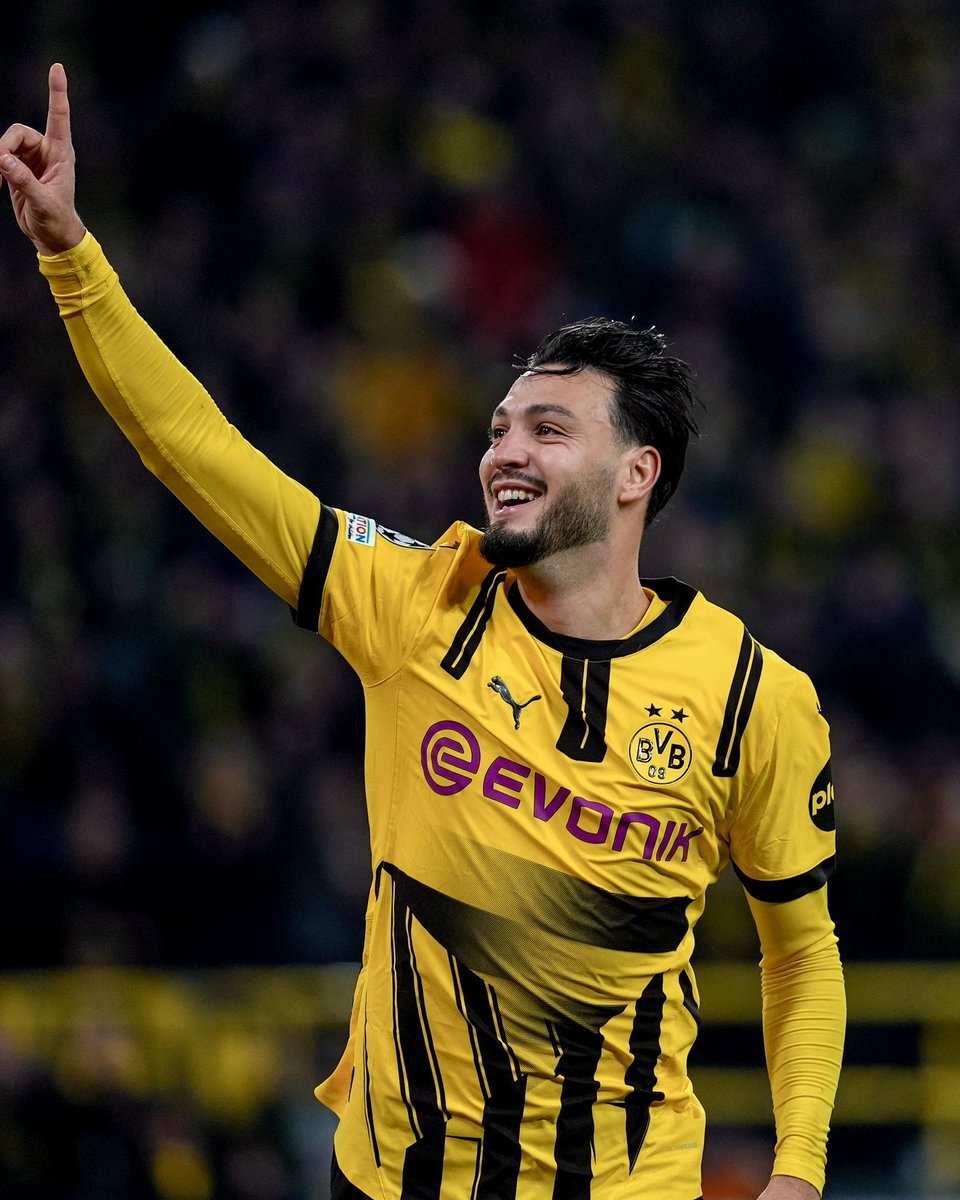 European nights continue - let’s give our all in the playoffs to live more of this! 😍✨<a href="/BVB/">Borussia Dortmund</a>