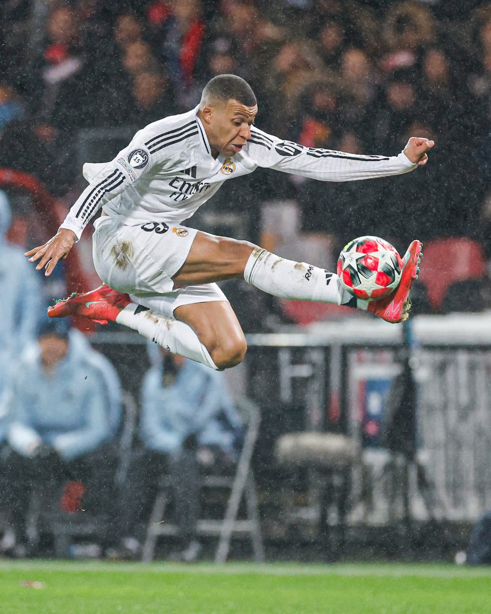 Real Madrid C.F. 🇬🇧🇺🇸 tweet media