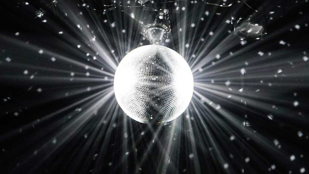 Looking for a friendly, safe night out. Love dancing but hate rowdy crowds?   Real Music Disco is for you.  Join us to dance away to 6 decades of pop music - requests encouraged. Friday 31st Jan, 8.30pm - late  £5 donation on the door  Info: gregson.co.uk/event/real-mus…?