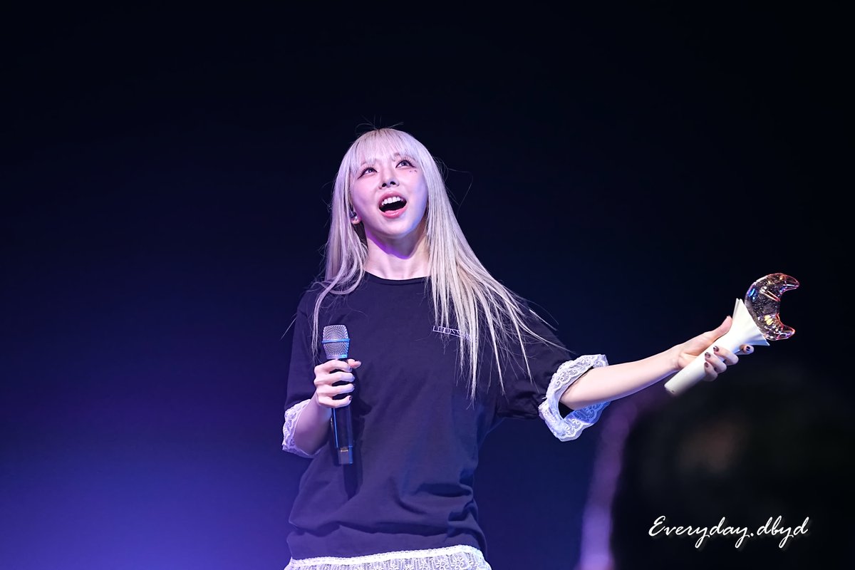 보고싶다~
Taken: 241021
#루셈블 #Loossemble #비비 #ViVi #黃珈熙