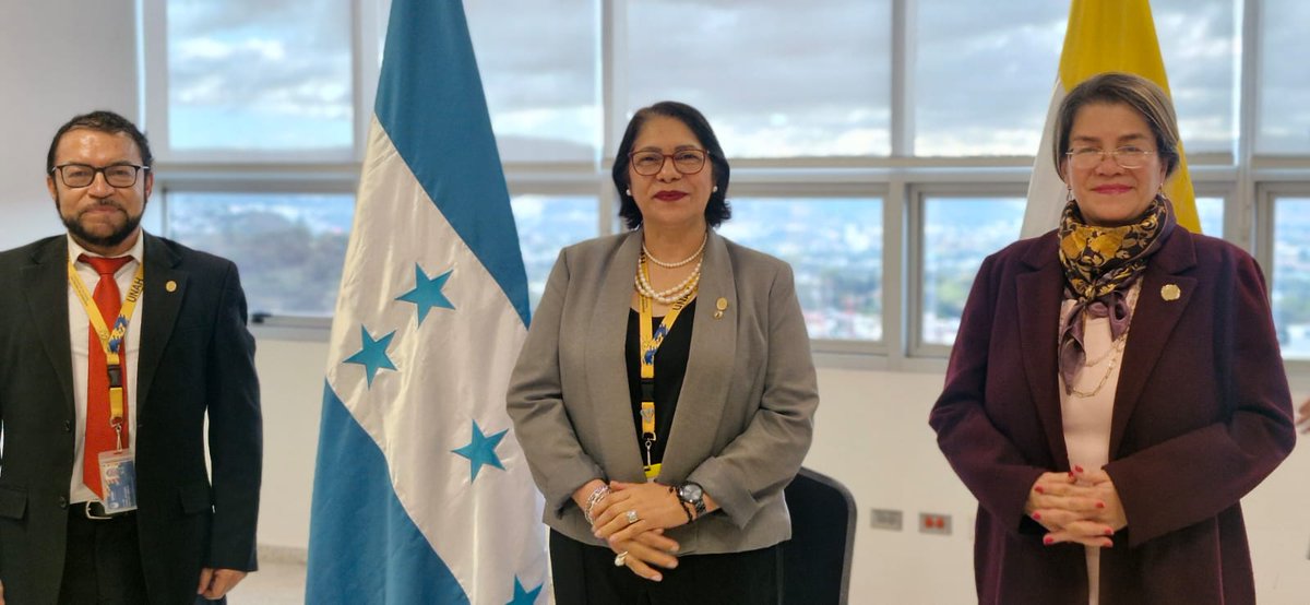 PresenciaUNAH's tweet photo. Erlinda Flores, fue juramentada en propiedad como decana de la Facultad de Ciencias Jurídicas por parte de la Junta de Dirección Universitaria ⚖️👩‍⚖️
#UNAHNuevaHistoria https://t.co/7KyB57mqFp