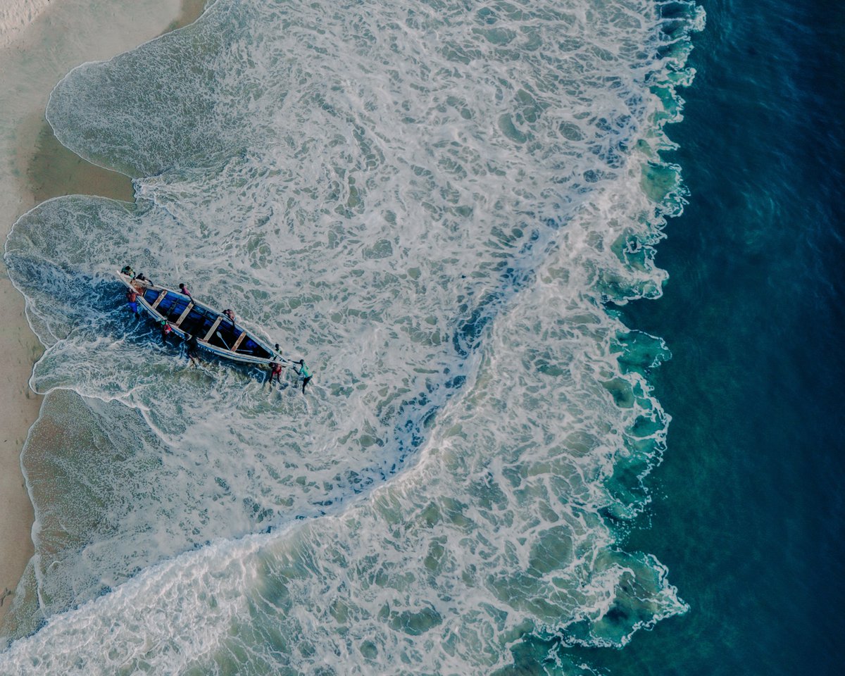 OfficialSamaKai's tweet photo. “Pushing against the Waves”

Lumley beach. Freetown 🇸🇱 https://t.co/syPQf3UUVl