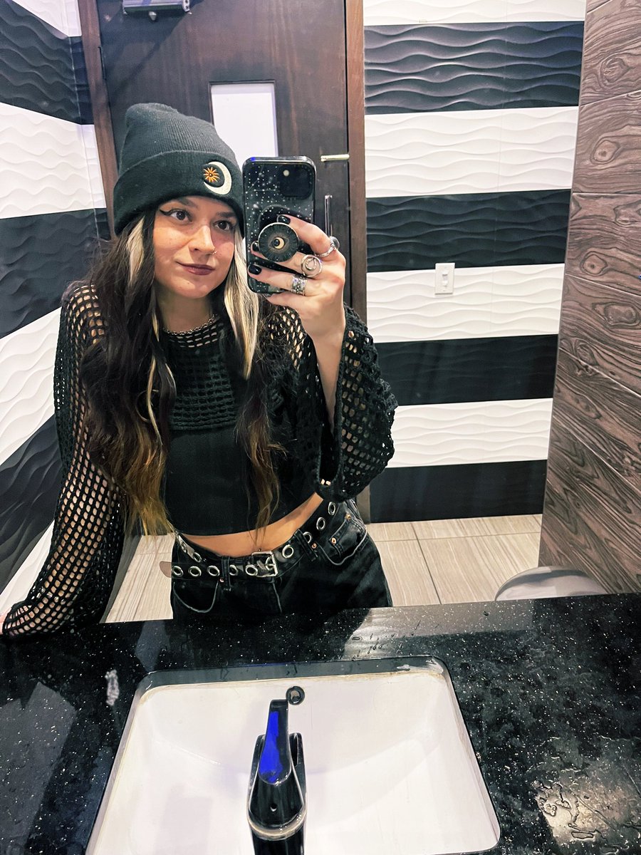 bloo bird 🦋 tweet media