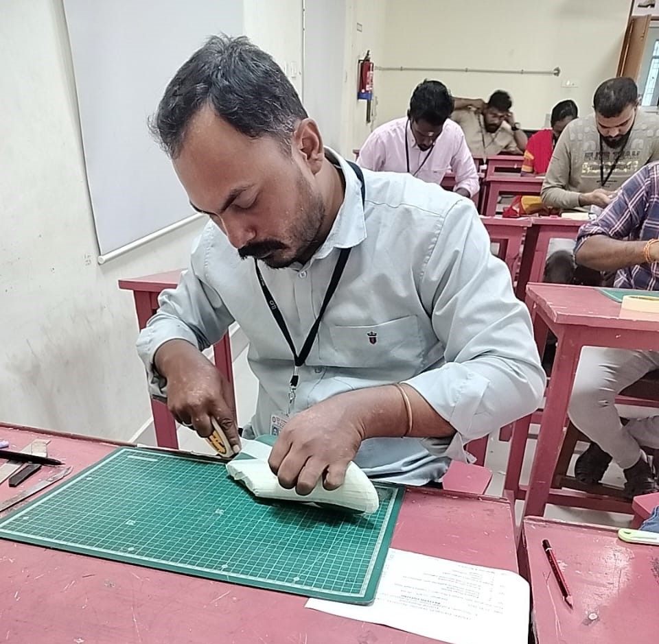 CFTI_Chennai's tweet image. The Pattern Cutting final exam is being conducted for the 12th CFDP batch students. Wishing them all the best! 💯✨

#CFDP #PatternCutting #FinalExam #SkillTraining #FutureDesigners