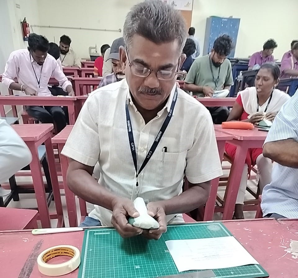 CFTI_Chennai's tweet image. The Pattern Cutting final exam is being conducted for the 12th CFDP batch students. Wishing them all the best! 💯✨

#CFDP #PatternCutting #FinalExam #SkillTraining #FutureDesigners