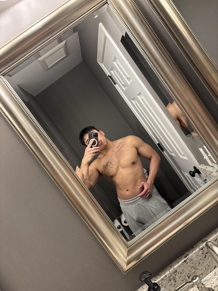 aidabearx's tweet photo. A haircut and a bulk for the new year :) https://t.co/9MBbu4TlOH