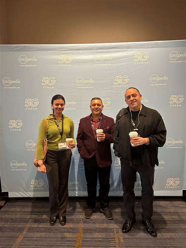 Verveba's tweet photo. Live from DASPedia! Our Verveba team is here!

Looking for any telecom solutions? Let’s connect and explore how we can help you optimize your network.
📸 Check out some moments from the event!

hashtag#DASPedia hashtag#VervebaTelecom hashtag#DAS hashtag#5G hashtag#Networking https://t.co/qoCmK4VIes