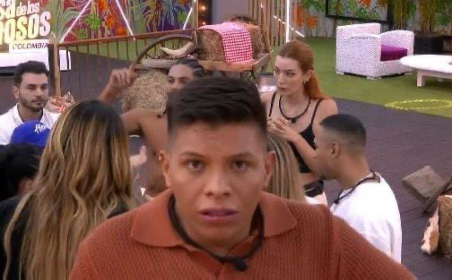 SoyLaloCastro's tweet image. YINA PIDIÉNDOLE AYUDA A EPA COLOMBIA Y ELLA PRESAAAAAAA!

#LaCasaDeLosFamososCol2
#LaCasaDeLosFamososCol 
#LCDLFCOL #LCDLFCOL2