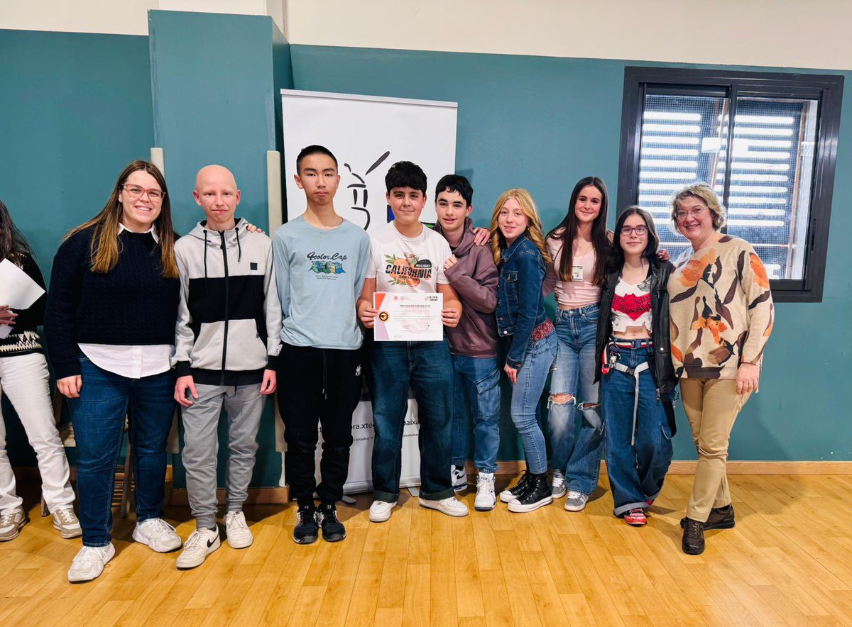 CMTVendrell's tweet photo. 👇Equip de 3r i 4t ESO 👏👏 https://t.co/6VmFXtg3WA