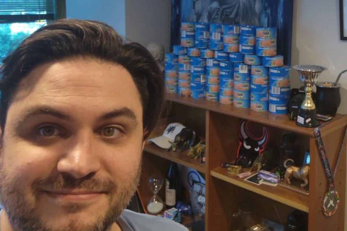 CapitanCoraza's tweet photo. @RAMIROMARRA Debí tirar más fotos de cuando te tuve
Debí gastar más pesos y comprar las latas que pude
Menos mal lo lomito' nunca se pudren https://t.co/YO0kcjaAjS