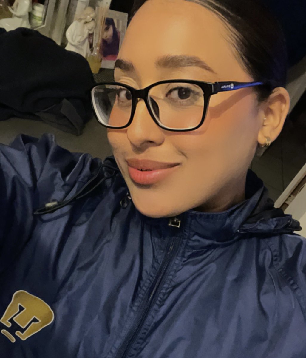 CrespoYoselin's tweet photo. #NuestroFutbol VAMOS PUMAS SI SE PUEDE😭 https://t.co/PBw7UmaGHF