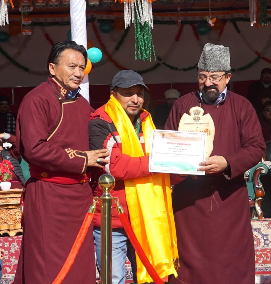 Ssadiqrazvi786's tweet photo. Congratulations to Syed Hashim Razvi for receiving the Appreciation Prize on January 26th! Your dedication to journalism and the pursuit of truth continues to inspire us all. Well-deserved recognition!#journalism #Recognition https://t.co/dLWSZm3si3