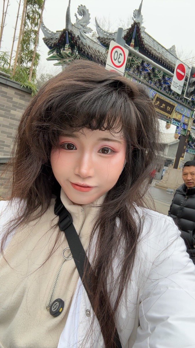 toxickbunny's tweet image. streaming at a monastery today :) come pray for good luck! chengdu china irl new year day 2!!