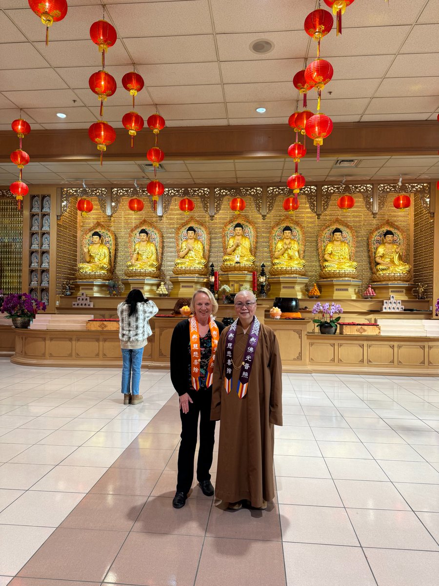 Happy Chinese New Year, the year of the snake. I started my day at Aberdeen Centre for terrific entertainment. Next was Yaohan Centre for firecrackers and a really cool, green lion. Lastly I went to the Vancouver Fo Guang Shan Temple in #Richmond for a fantastic lion dance.