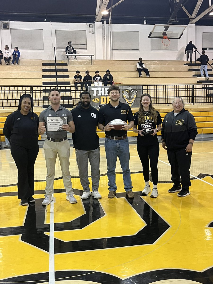 Braves Athletics (@bravesathletics) on Twitter photo Halftime Recognition ❗️
Kenzie Kuxhaus was honored for her Postseason Awards <a href="/OttawaVB2/">Ottawa Volleyball</a>
AJ Hemphill was honored for being named NAIA Third Team All American <a href="/OttawaBravesFB/">Ottawa Braves Football</a>
Brock Chapman was honored for being named a KCAC GameChanger of the Month!
#BraveNation Halftime Recognition ❗️
Kenzie Kuxhaus was honored for her Postseason Awards <a href="/OttawaVB2/">Ottawa Volleyball</a>
AJ Hemphill was honored for being named NAIA Third Team All American <a href="/OttawaBravesFB/">Ottawa Braves Football</a>
Brock Chapman was honored for being named a KCAC GameChanger of the Month!
#BraveNation