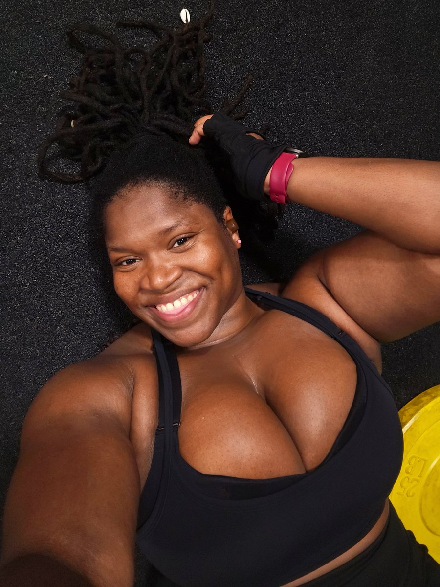 April May ♑️💗🌌 tweet media