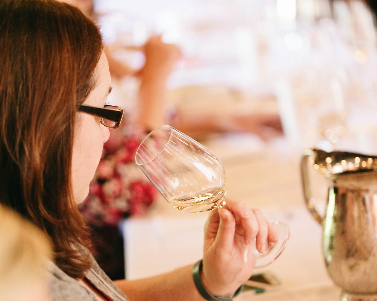 Don’t forget to apply for a Glancy Wine Education Foundation scholarship for the upcoming sessions of WSET Level 3 by Grape Experience, Grape Wines of the World, French Wine Scholar, and Spanish Wine Scholar by January 31 😊! Apply: bit.ly/47xe1Lr