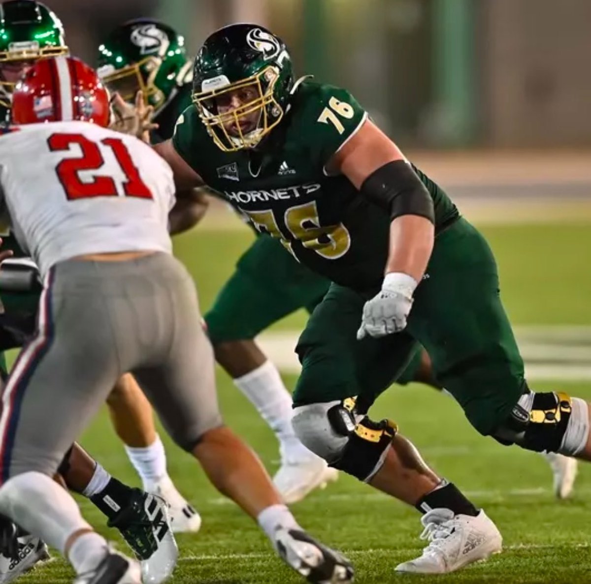 Jesine_55's tweet image. I AM BLESSED TO SAY I HAVE RECEIVED MY FOURTH OFFER FROM @SacHornetsFB #GoHornets 

@CoachKenion @coachkmr @InglewoodFBall