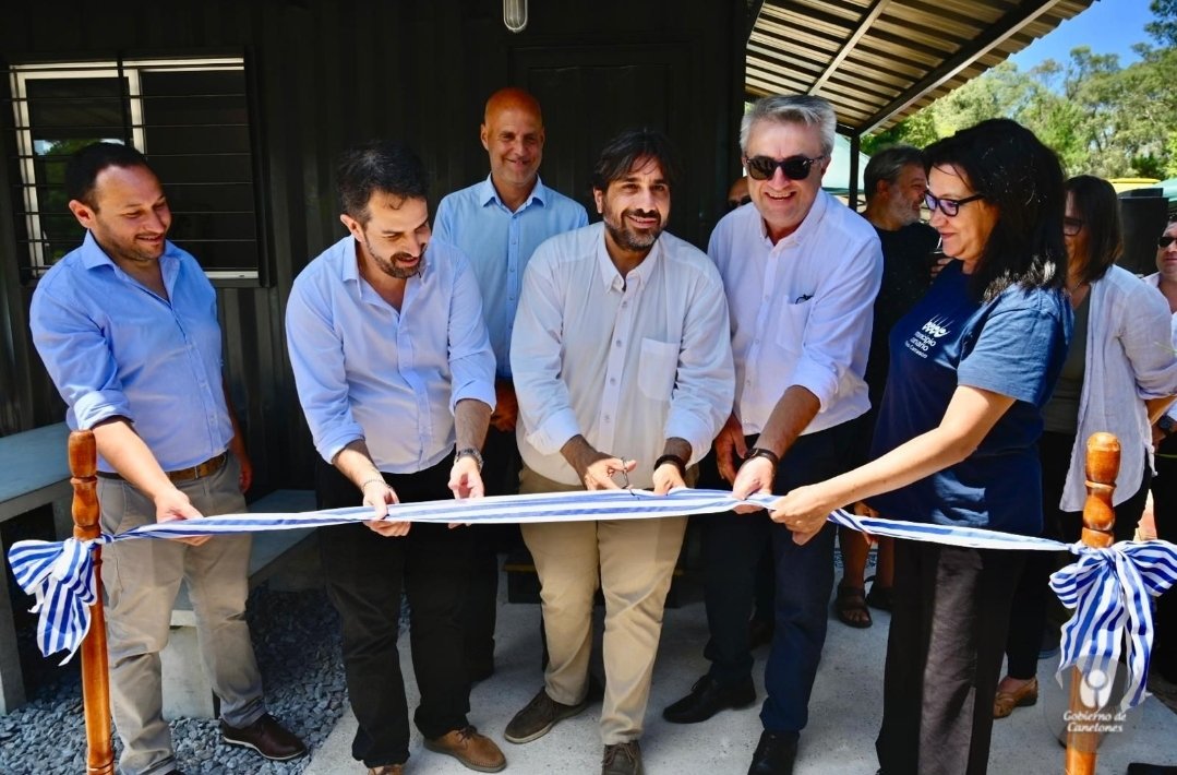 Hoy en Parque Roosevelt inauguramos una terminal de buses.
Continuando con el plan de ordenamiento territorial,  mejorando la seguridad vial y  mejoras en servicios higiénicos. En colectivo es posible continuar mejorando Canelones, ese es nuestro objetivo!