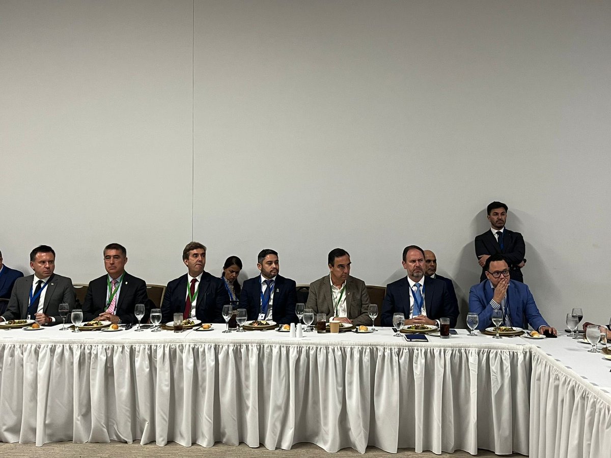 Julián Suárez Migliozzi (@julian_suarezm) on Twitter photo En #ForoEconómicoCAF2025 junto al VP <a href="/chrisasinelli/">Christian Asinelli</a> y <a href="/acardenassosa/">Angel Cardenas Sosa</a> discutimos junto a 40 autoridades de gobiernos locales de América Latina y el Caribe sobre oportunidades de trabajo con <a href="/AgendaCAF/">CAF</a>. Muchas gracias por sus aportes a la discusión, gobernadores🇨🇱 <a href="/Orrego/">Claudio Orrego L.</a> En #ForoEconómicoCAF2025 junto al VP <a href="/chrisasinelli/">Christian Asinelli</a> y <a href="/acardenassosa/">Angel Cardenas Sosa</a> discutimos junto a 40 autoridades de gobiernos locales de América Latina y el Caribe sobre oportunidades de trabajo con <a href="/AgendaCAF/">CAF</a>. Muchas gracias por sus aportes a la discusión, gobernadores🇨🇱 <a href="/Orrego/">Claudio Orrego L.</a>