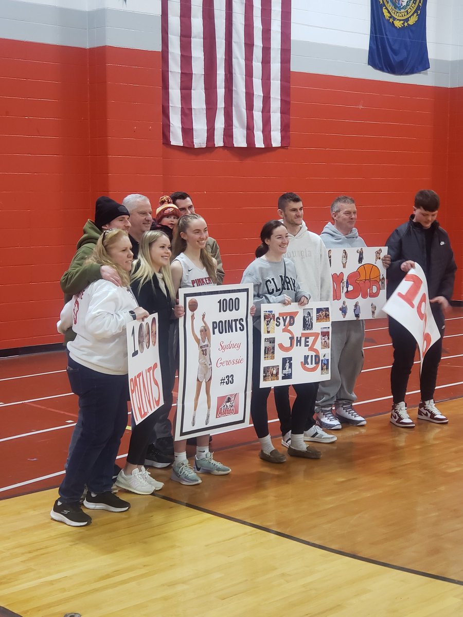 C/o 2025 5foot9 PG <a href="/syd33g/">Sydney Gerossie</a> from Pinkerton Academy with another monster 👹 performance going for 25pts (4/9 3pt) 7rbs 9ast 4stls in the win over Trinity. The <a href="/SNHUWBB/">SNHUWBB</a> committ also eclipsed the 1k pt total becoming the 7th womens player in Pinkerton Academy history to do so.