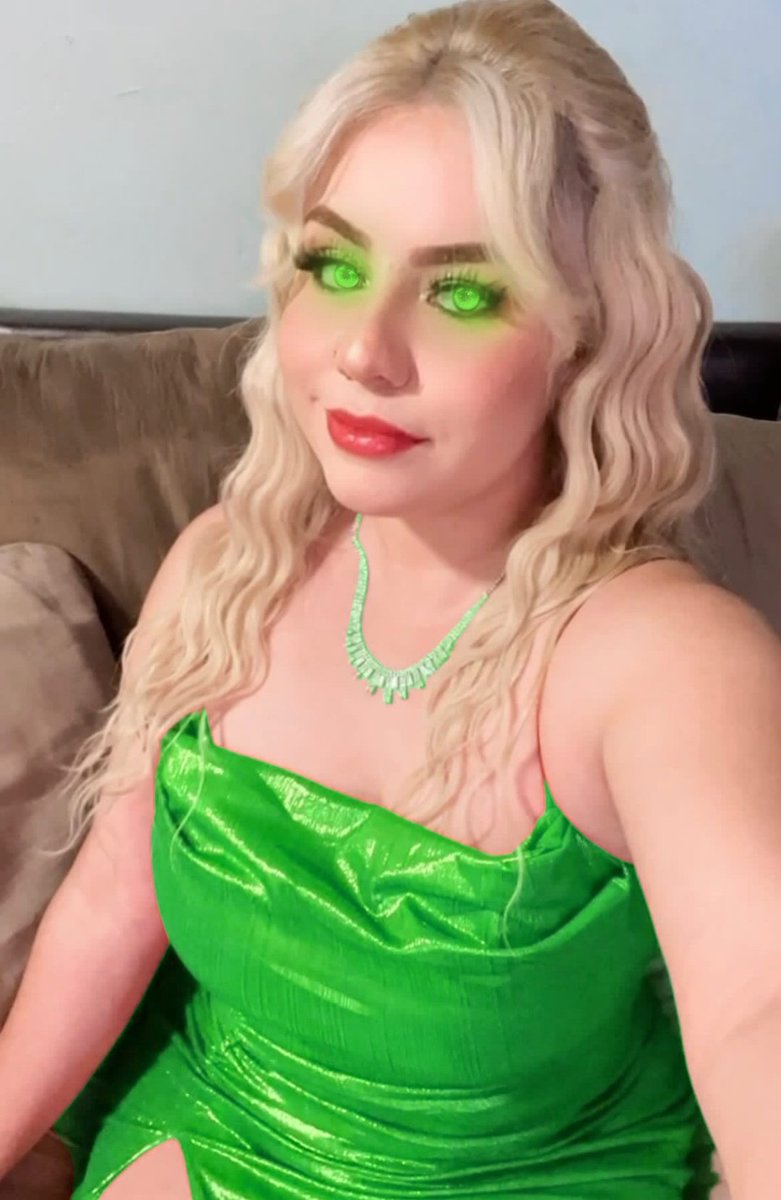 <a href="/Ghostly_Axel/">Axel Ghost👻💚</a> entró y tomó control total de mi cuerpo, a tal punto de expulsar mi alma y el ser dueño total de el, solo puedo observar como el llena de su esencia su nuevo cuerpo 🥺💚❤