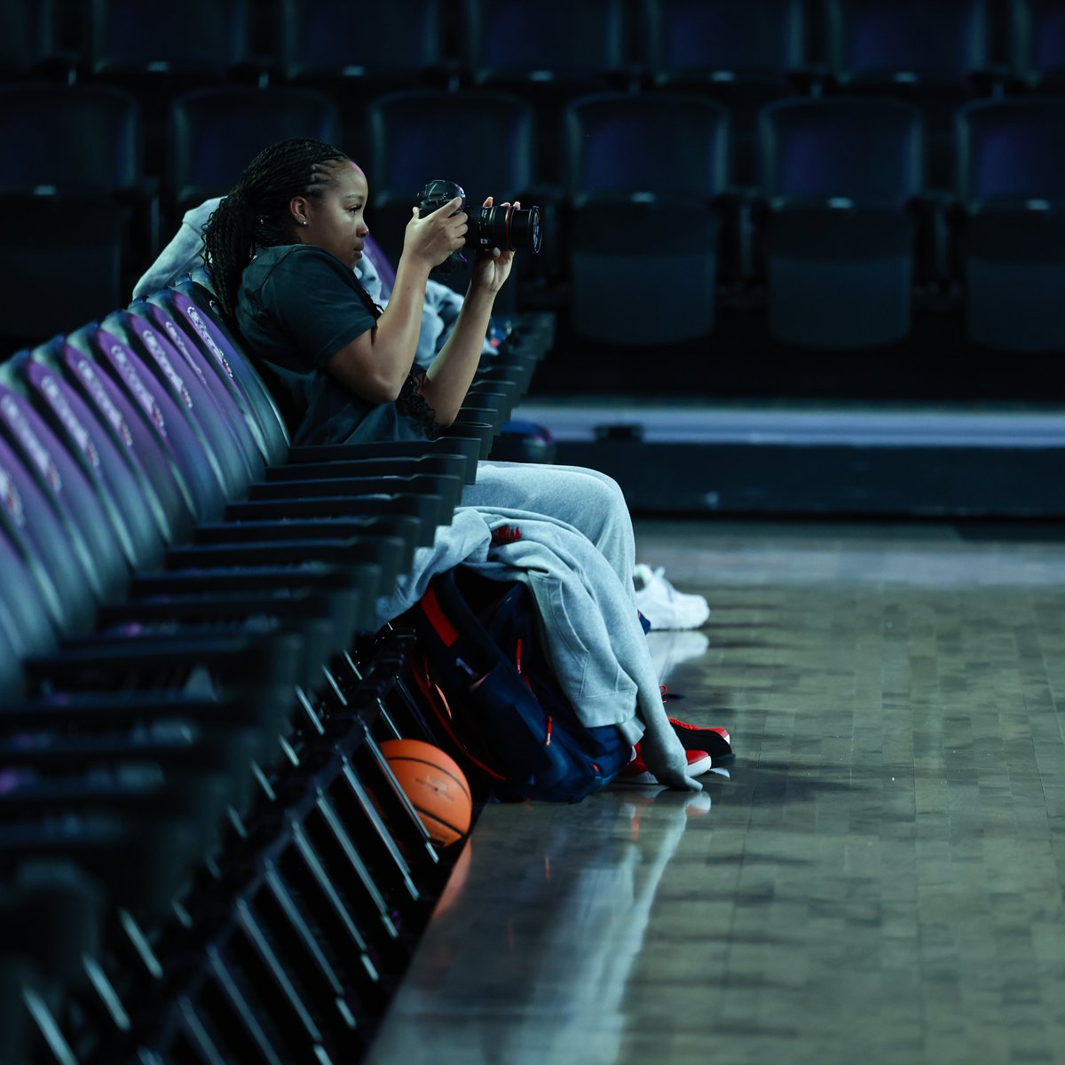 OleMissWBB's tweet photo. They can do it both 🏀📸

@OleMissCreative y'all need some extra photographers? 

#HottyToddy https://t.co/2lgUInRI5J