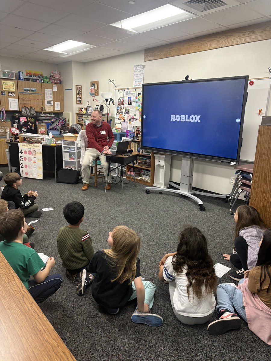 Lindsay Gumtow (@mrs_gumtow) on Twitter photo Career Day <a href="/GiddensJaguars/">Giddens Jaguars</a> featuring my favorite graphic designer <a href="/gumtow/">jesse gumtow</a>! #rowtheboat #1LISD Career Day <a href="/GiddensJaguars/">Giddens Jaguars</a> featuring my favorite graphic designer <a href="/gumtow/">jesse gumtow</a>! #rowtheboat #1LISD