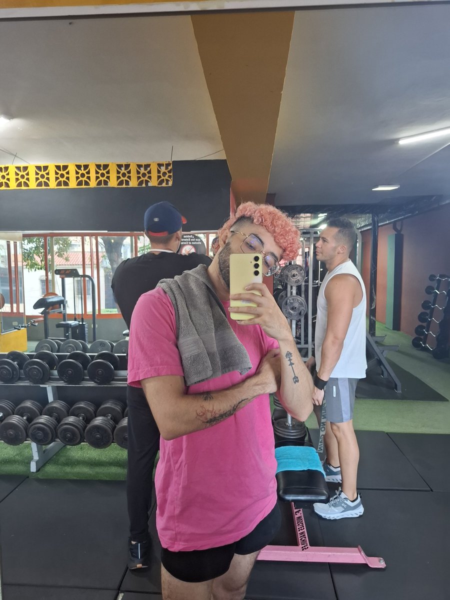 Pegote J tweet media