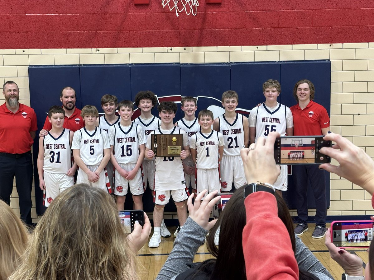 CoachParcel's tweet photo. Congrats to our 7th graders on their regional championship win over Bushnell-Prairie City! #TheFuture😎 #HeatHoops🔥🏀 https://t.co/8rsSrrRApU