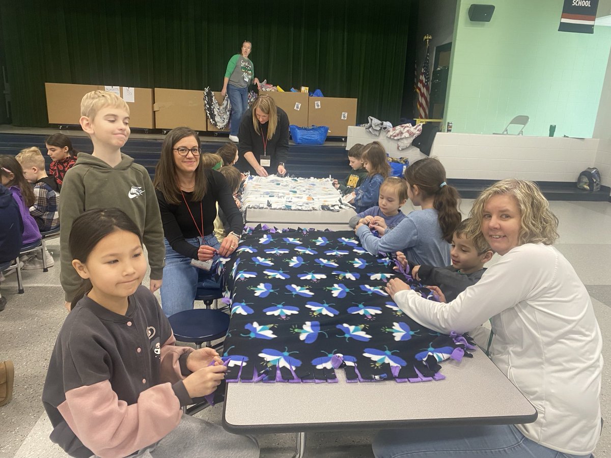 Making fleece blankets with our buddies for GB’s service project. Thanks to our PTA for organizing!
❤️🐊<a href="/GreenbrierGator/">Greenbrier Gator</a> <a href="/D25GatorsPTA/">D25 Greenbrier Elementary PTA</a>