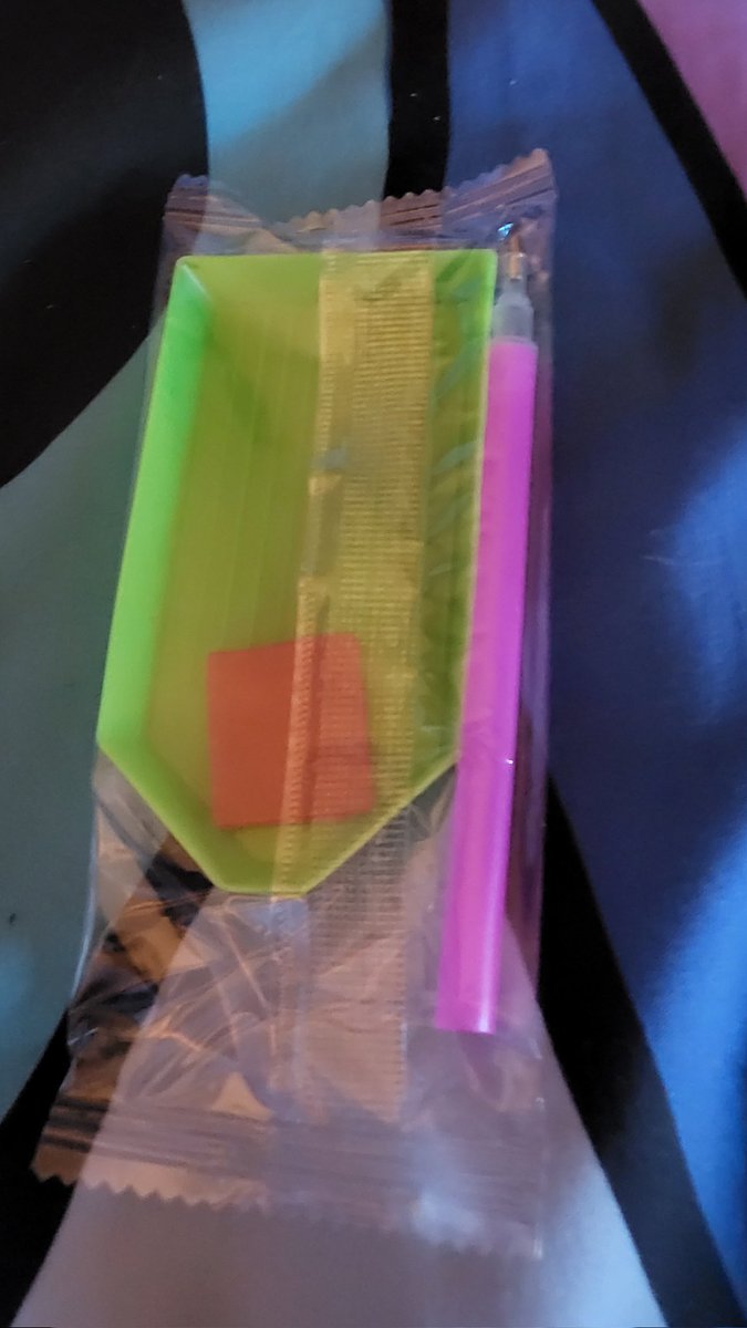 lellybrown's tweet photo. @SHEIN_Official What is this , 
Every order I receive one ...no idea what it is 😂 https://t.co/4n2fEtqUDr