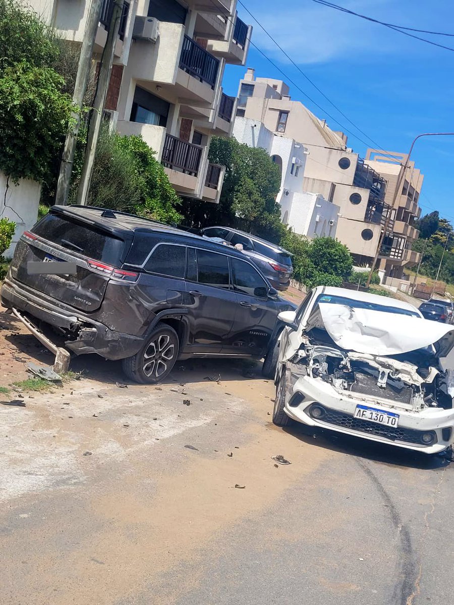 Descontrol en Pinamar - conductores que dan positivo de alcoholemia, multitudes fuera de control en boliches como <a href="/UfoPointPinamar/">Ufo Point</a> , hace falta que lleguemos a un caso Báez en Pinamar ?