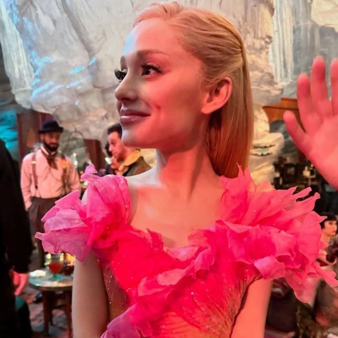 eternalmeowin6's tweet image. Idc if people wanted Dove Cameron as Galinda, Ariana took on the role Galinda beautifully, my 13 year old self who was obsessed with the broadway would be so proud that she made her dream come true. She will always be my Glinda 🩷
#wicked #ArianaGrande #arianator #stantwt