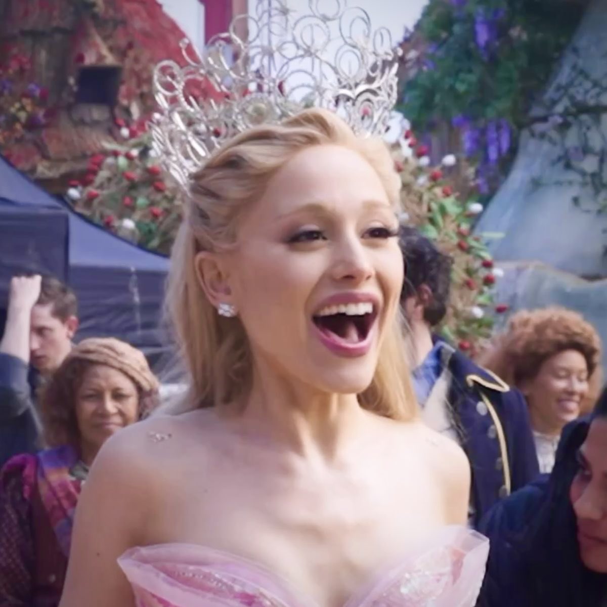 eternalmeowin6's tweet image. Idc if people wanted Dove Cameron as Galinda, Ariana took on the role Galinda beautifully, my 13 year old self who was obsessed with the broadway would be so proud that she made her dream come true. She will always be my Glinda 🩷
#wicked #ArianaGrande #arianator #stantwt