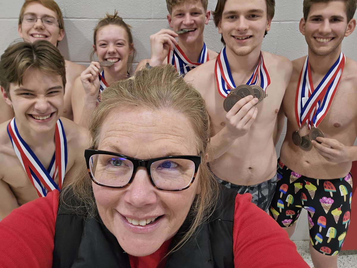 SwimEdison's tweet photo. OVAC Medals arrived!! Coach is no good at the selfie thing!!! Made for a great start to tonight's practice! https://t.co/DBiTlvBG2L