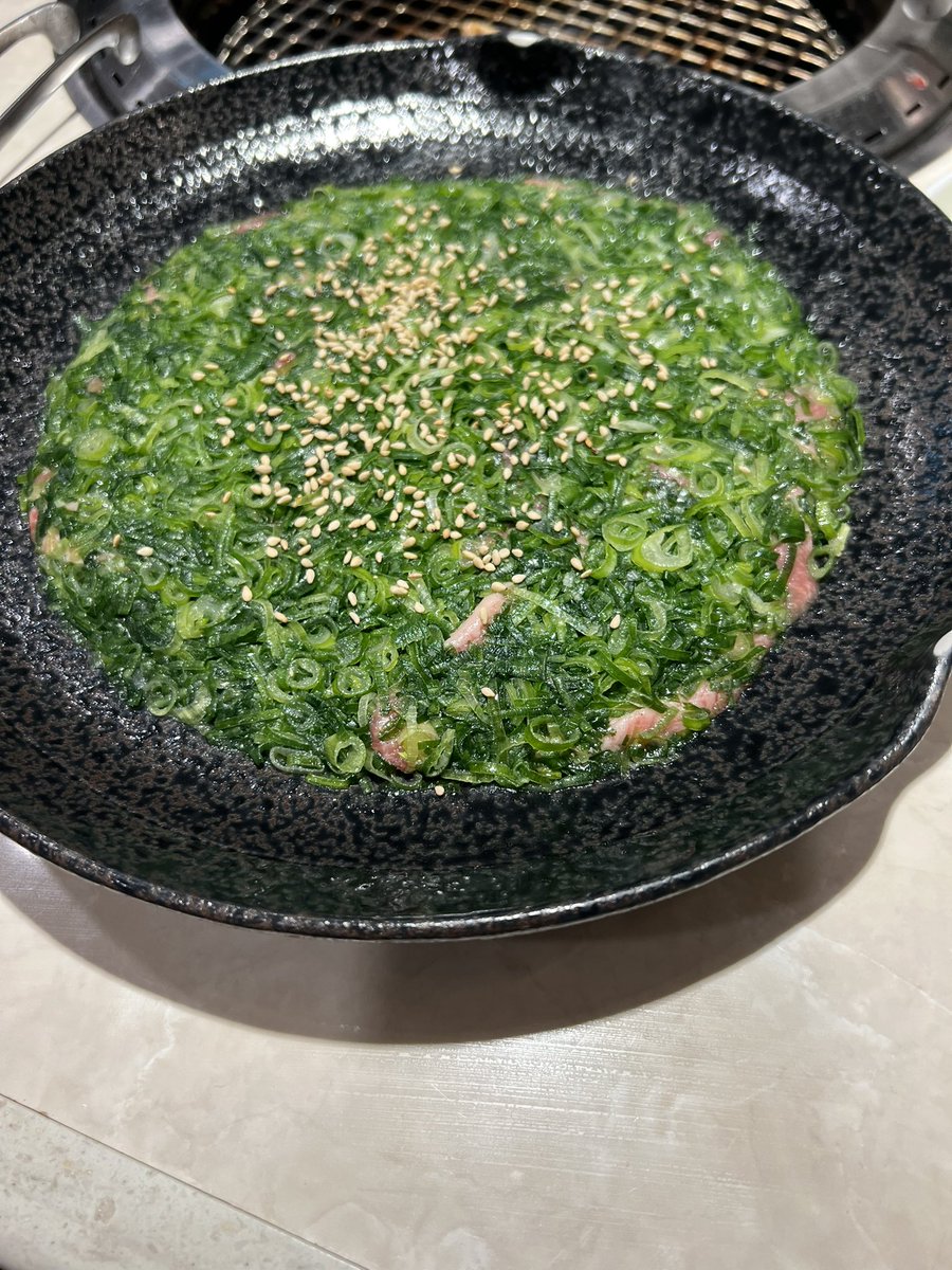boatmori5181's tweet photo. 三国応援ありがとうございました！

これは岡山帰ってきた時に焼肉屋で食べたねぎ塩タンなんだけど迫力やばすぎない！？笑 https://t.co/uaSRuuBpiQ