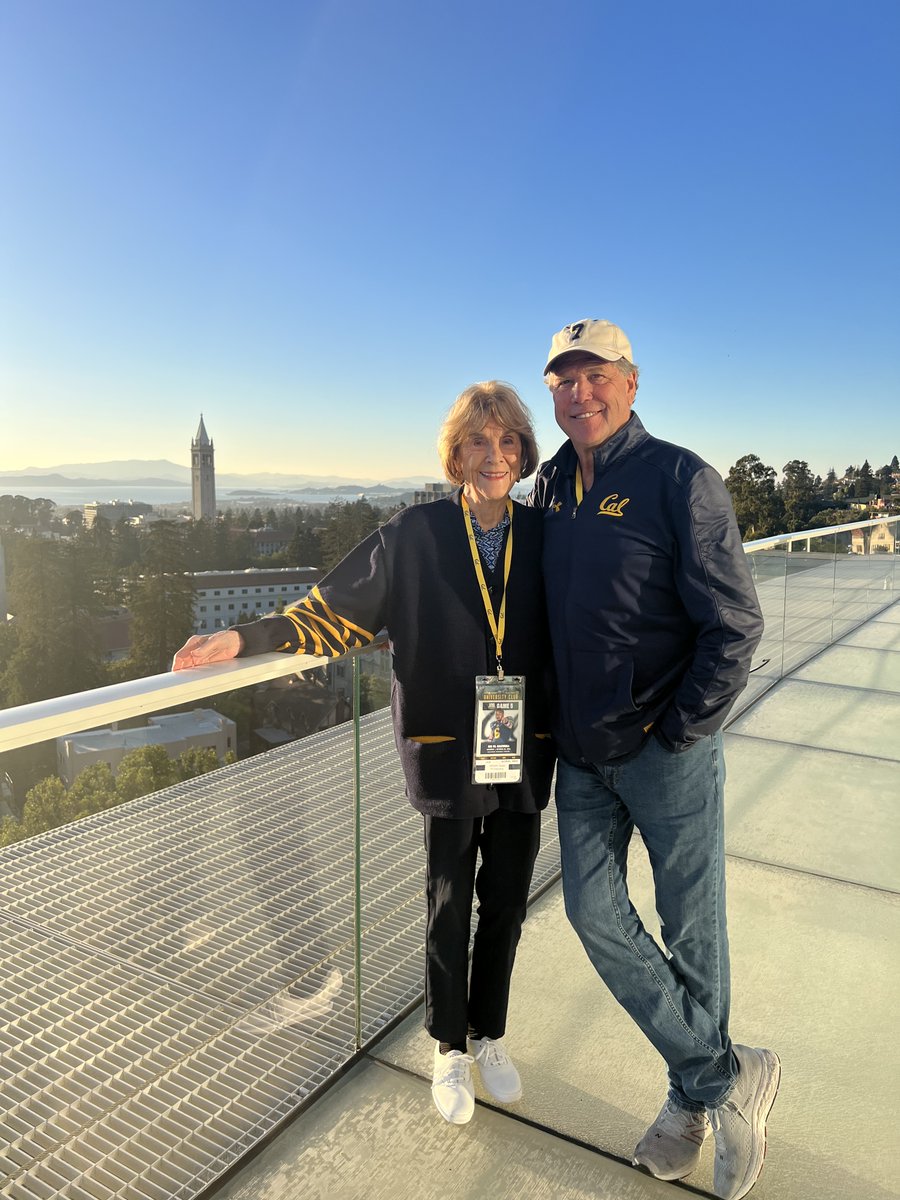 phjackson5's tweet photo. #MyUCBerkeley This 1980 grad with Mother in Law Joanne Elliott Jones of the Class of 1954 https://t.co/90BwvGadOH